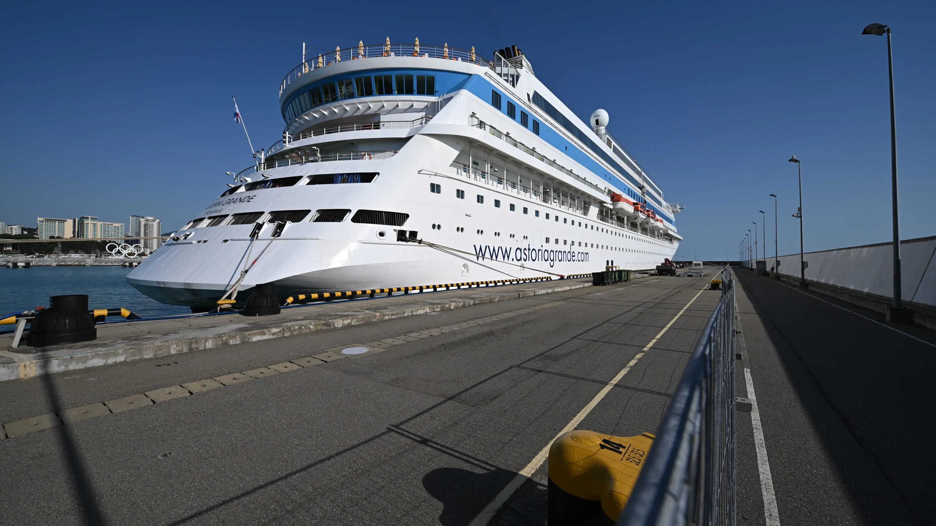 Лайнер astoria grand сочи. Круиз из сочи 2022 астория. Морской круиз из сочи 2024 году. Лайнер сочи турция круизный 2022 astoria grande. Морской круиз из сочи 2024 году.