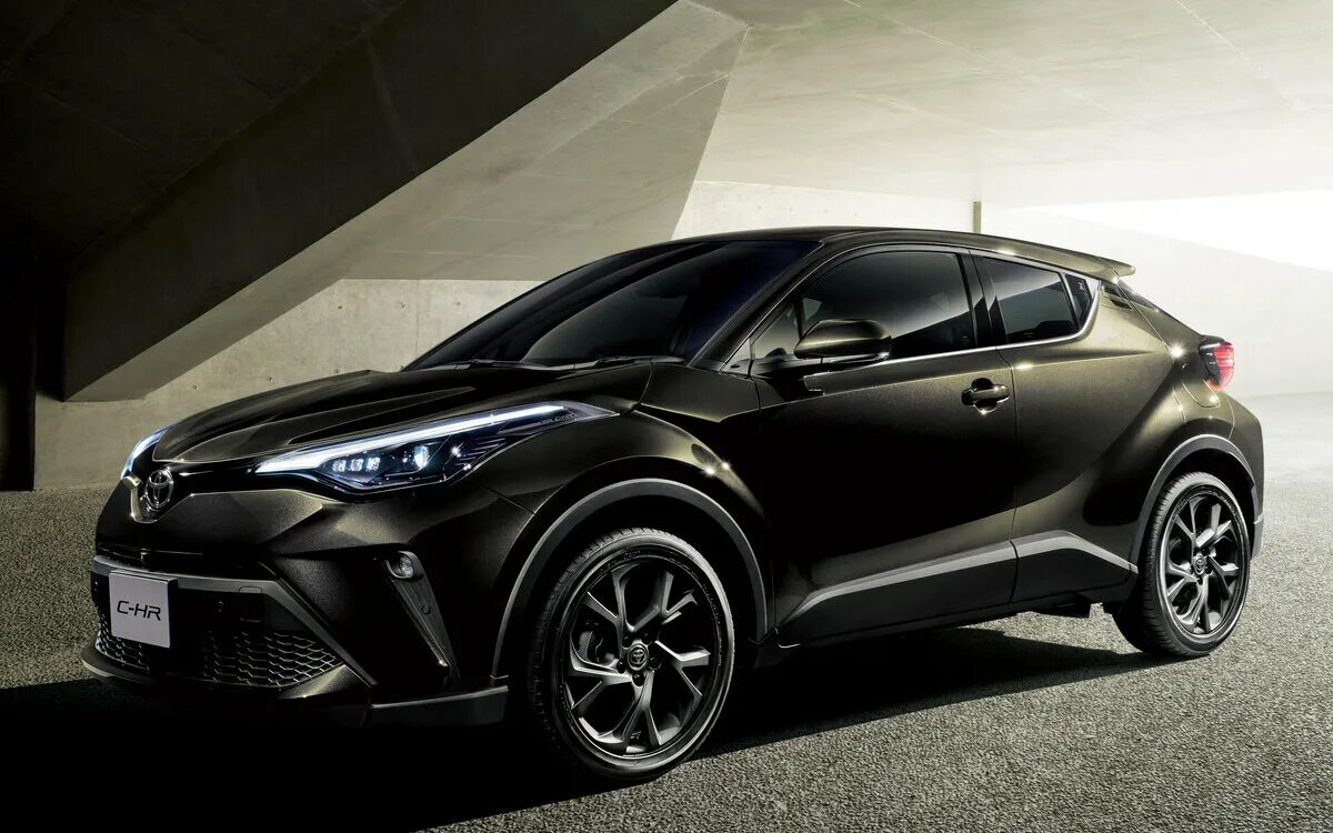 Кроссовер тойота цена. Toyota c-HR 2022. Тойота Chr 2022. Тойота Ch-r 2022. Тойота кроссовер c-HR 2022.