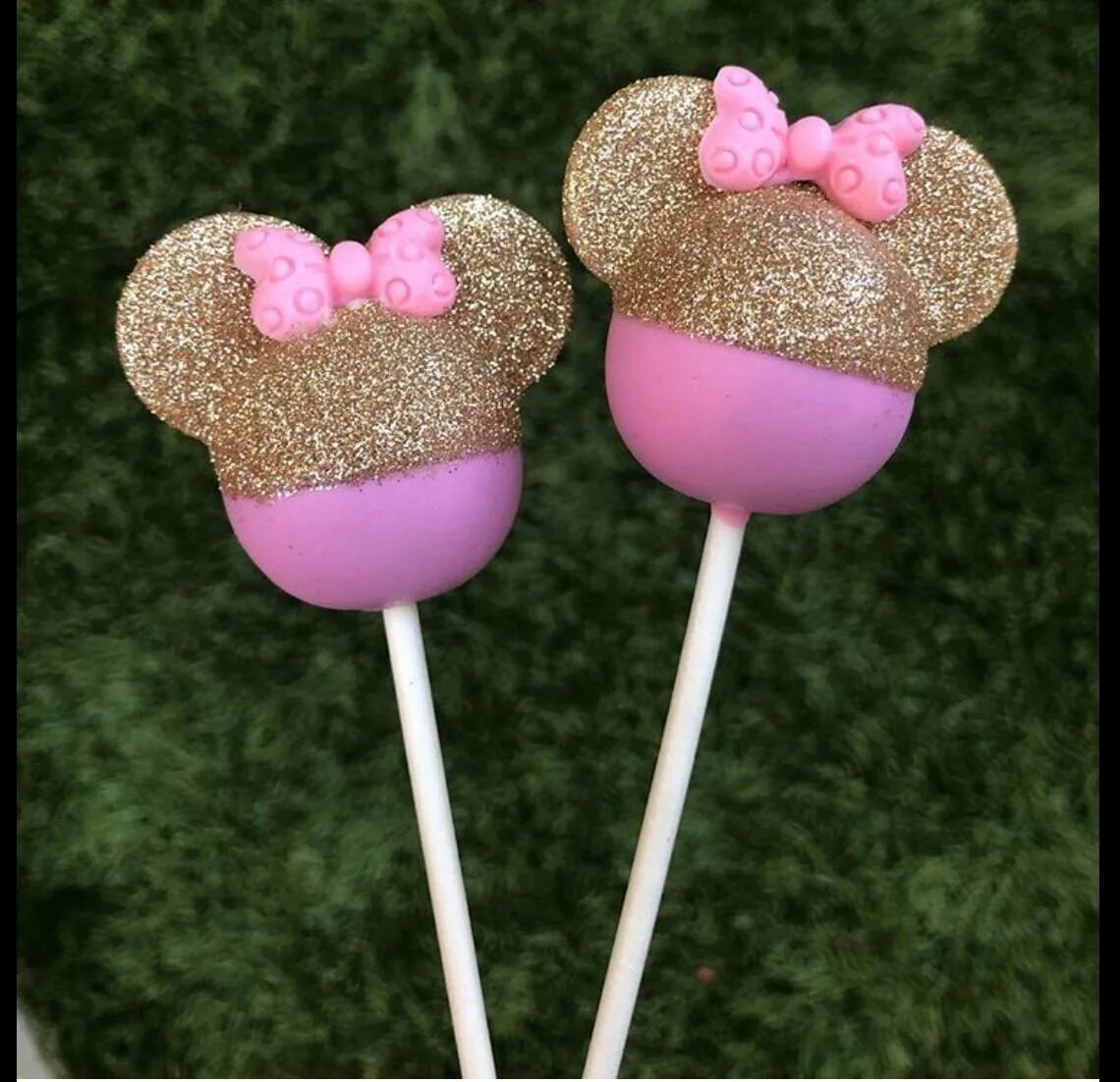 Кейк попс сникерс. Кейк попсы в форме. Кейк попс обезьяна. Cake pop lekue. Форма для выпечки кейк попсов.