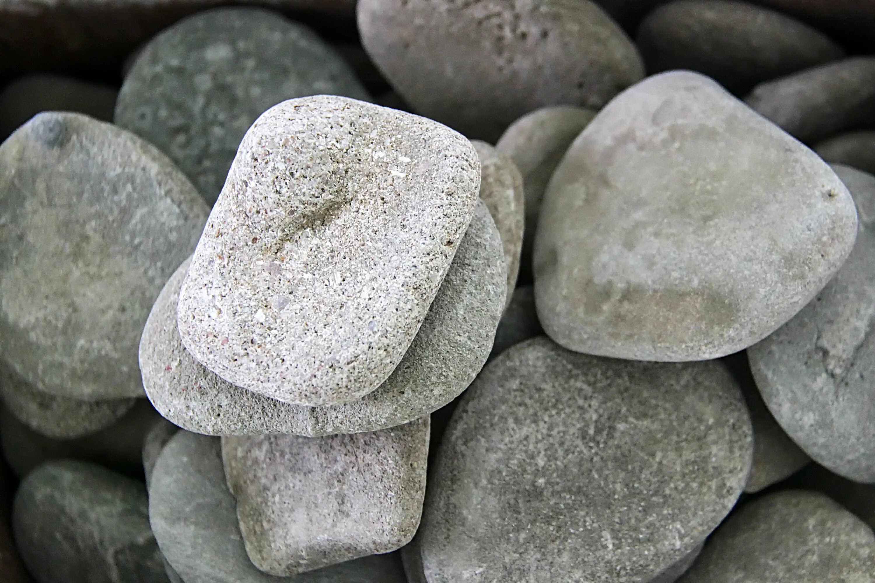 Булыга камень. Камень валун. Камень обычный. Галька Горная порода.