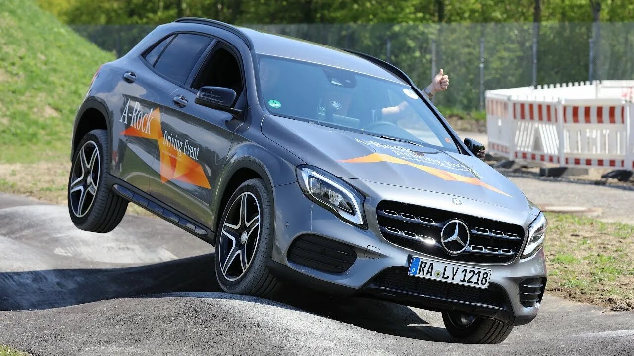 Lj fdbnm d gla. Мерседес gla 200. мерседес gla 220. мерседес gla 200 2017. gla mercedes 2017.