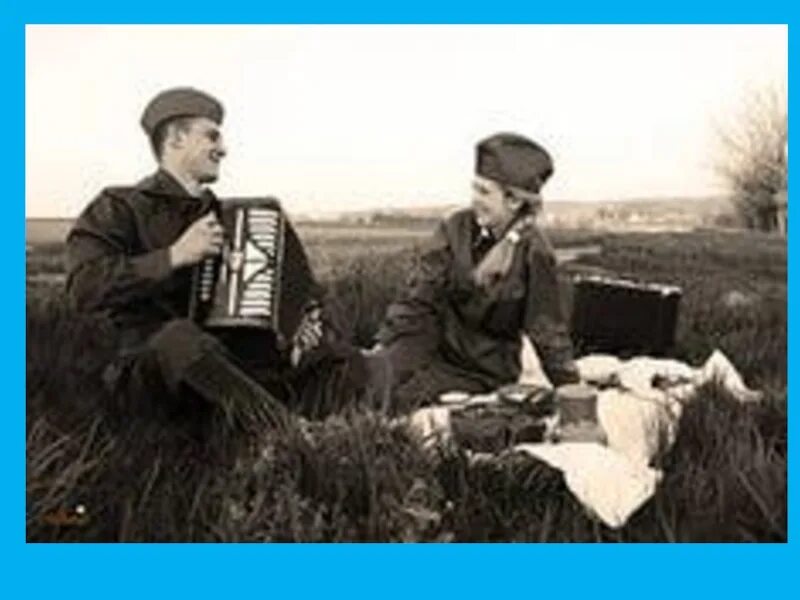 Видео платочек песни. Синий платочек 1941-1945. Синенький скромный платочек. Синий платочек фотосессия.