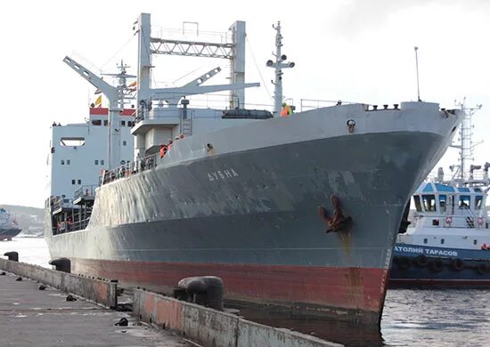 Судна алтай. Средний морской танкер дубна. судно алтай североморск.