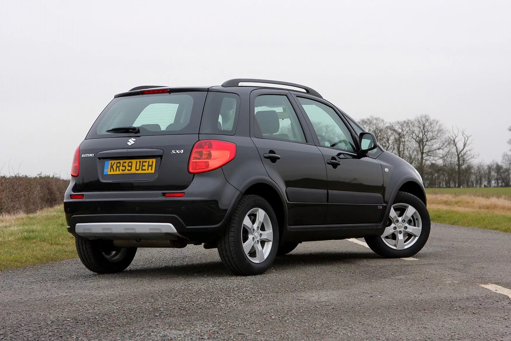 Сузуки ц икс 4. Suzuki sx4 hatchback. сузуки сх4 хэтчбек. suzuki sx4 2000. сузуки сх4 джип.