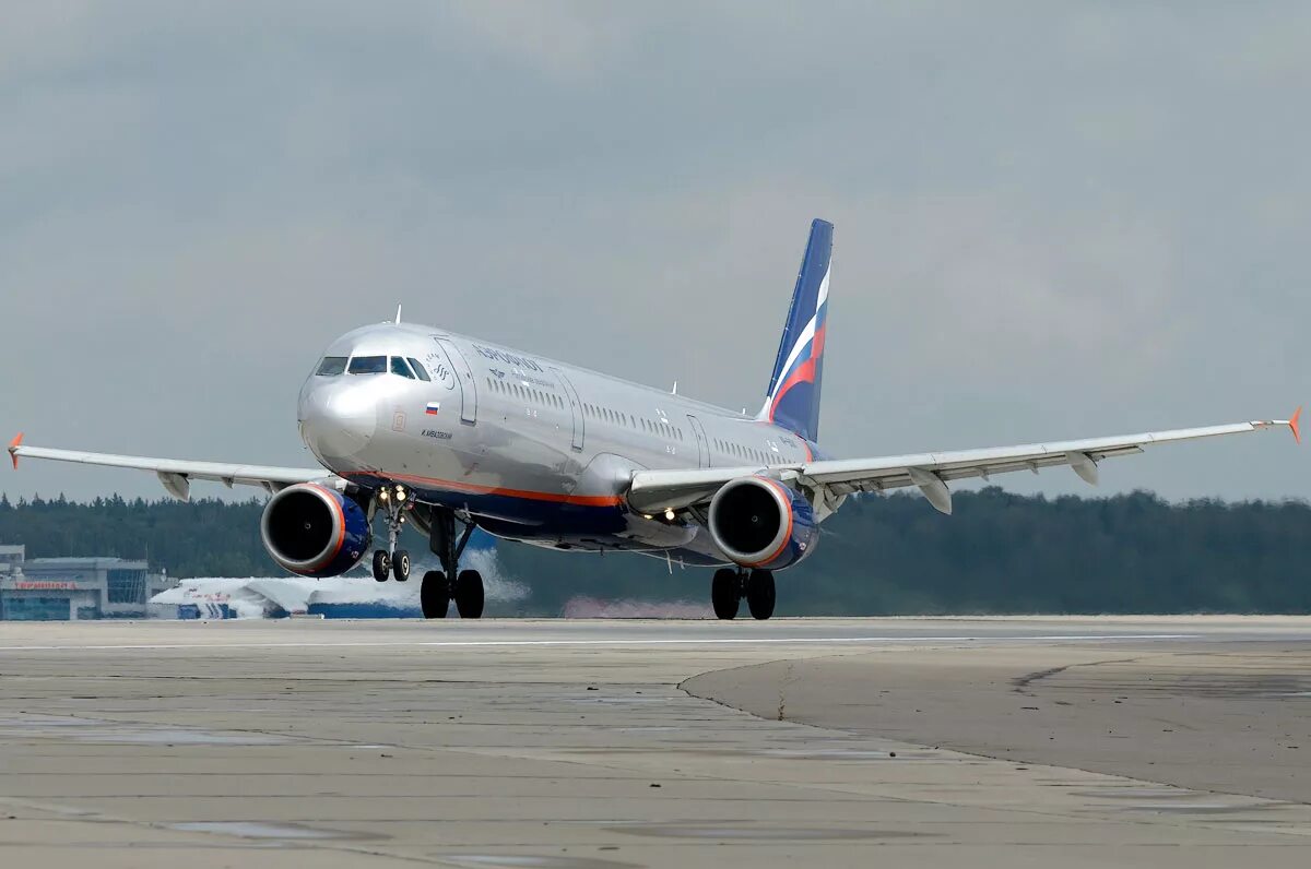 Аэробус а-321. А321 самолет. Боинг 321. Airbus a321 Аэрофлот.