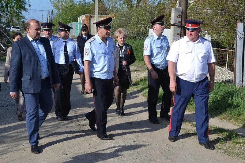 Полиция саратов ленинский район. Г.Саратов Ленинский район полицейские. МВД Ленинского района Саратов.