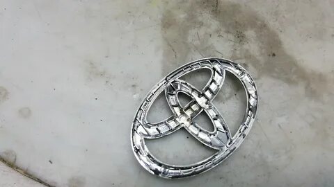 Эмблема капота тойота