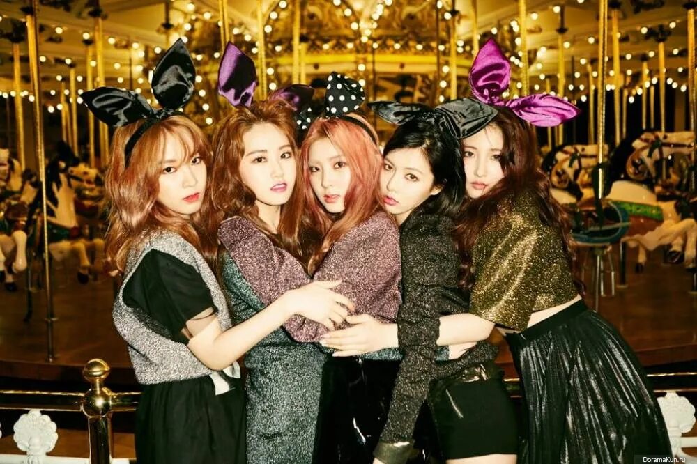 Группа минут. Группа 4minute. Корейская группа 4 minute. 4minute участницы. 4minute Вики.