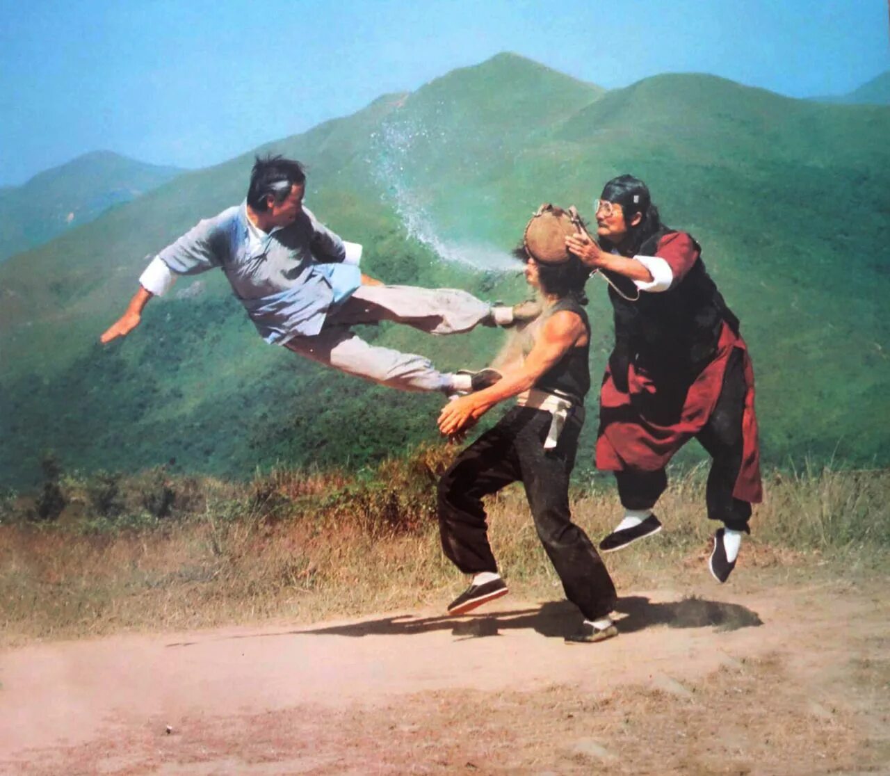 Kung fu kapers. Джеки Чан кунг фу. Мастер кунг фу Джеки Чан. Молодой мастер Джеки Чан. Джеки Чан молодой мастер 1980.
