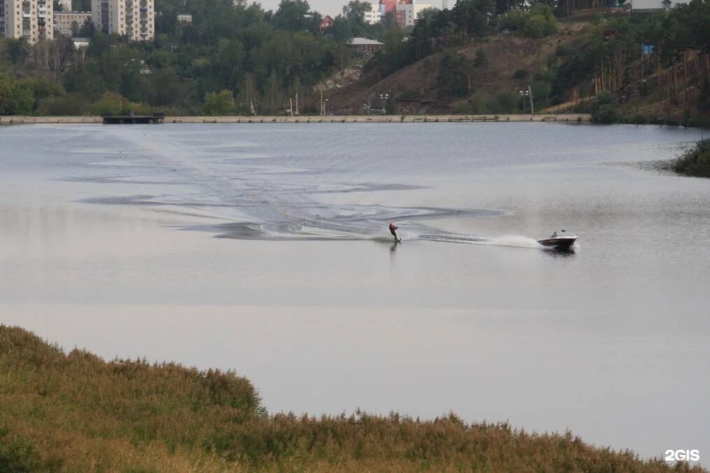 Уральский воднолыжный центр. Центр вода в нижнем