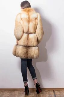 Короткая шуба из лисы