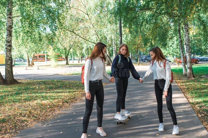 После уроков девчонки
