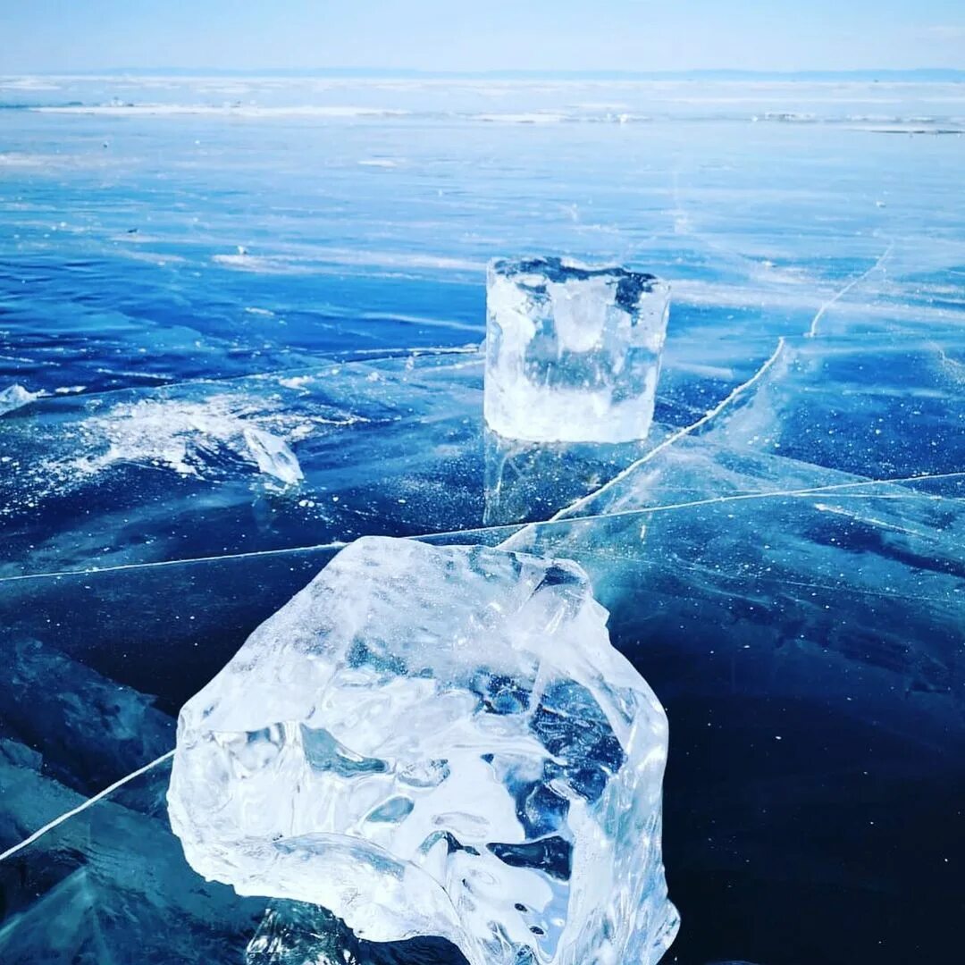 фото я на байкале. лед на байкале в марте. лед на байкале в марте. байкал март 2021 фото. байкал озеро март.
