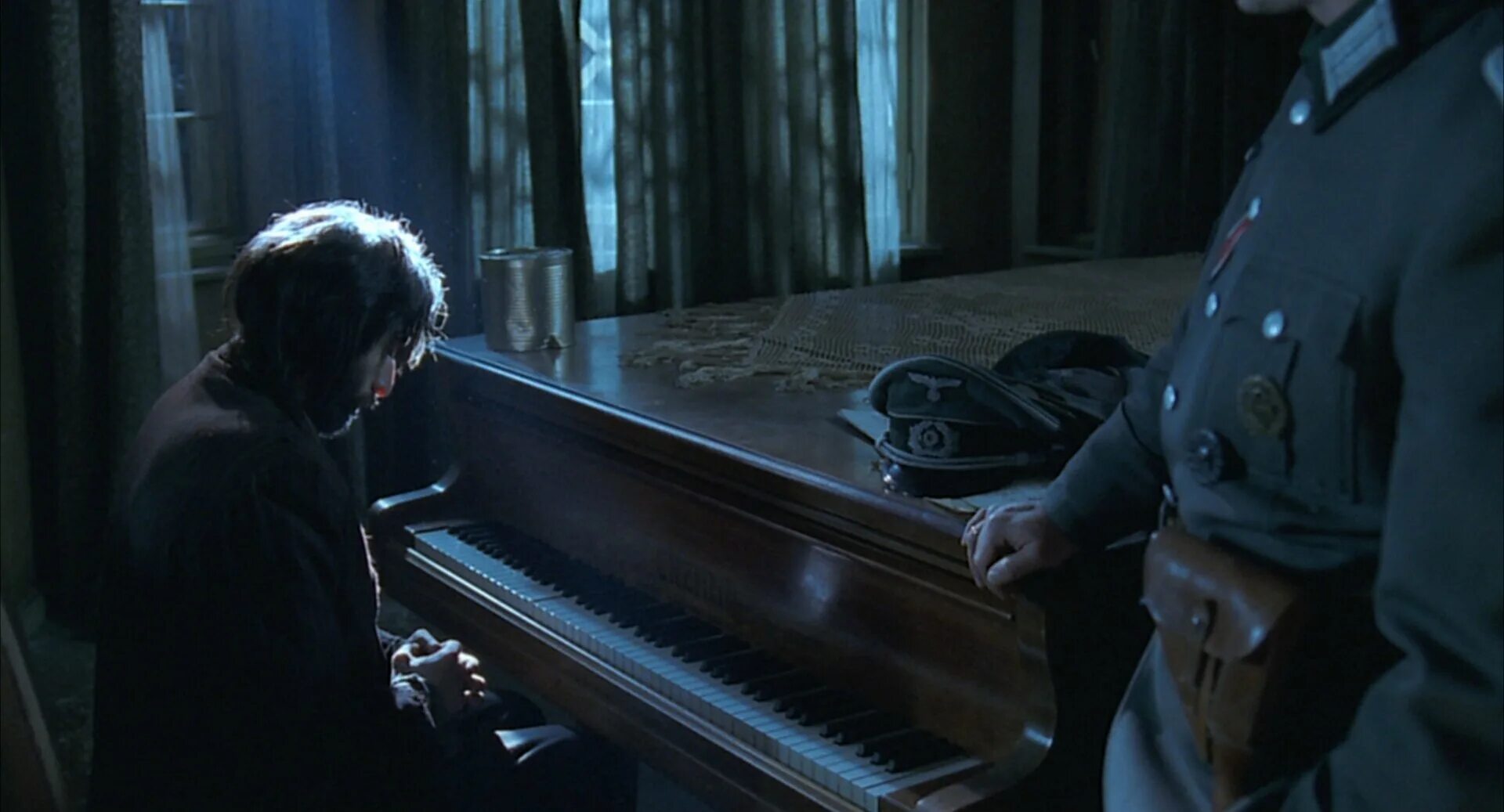 Сходить начало. Пианист 2002. Пианист / the Pianist (2002). Эдриан Броуди пианист.