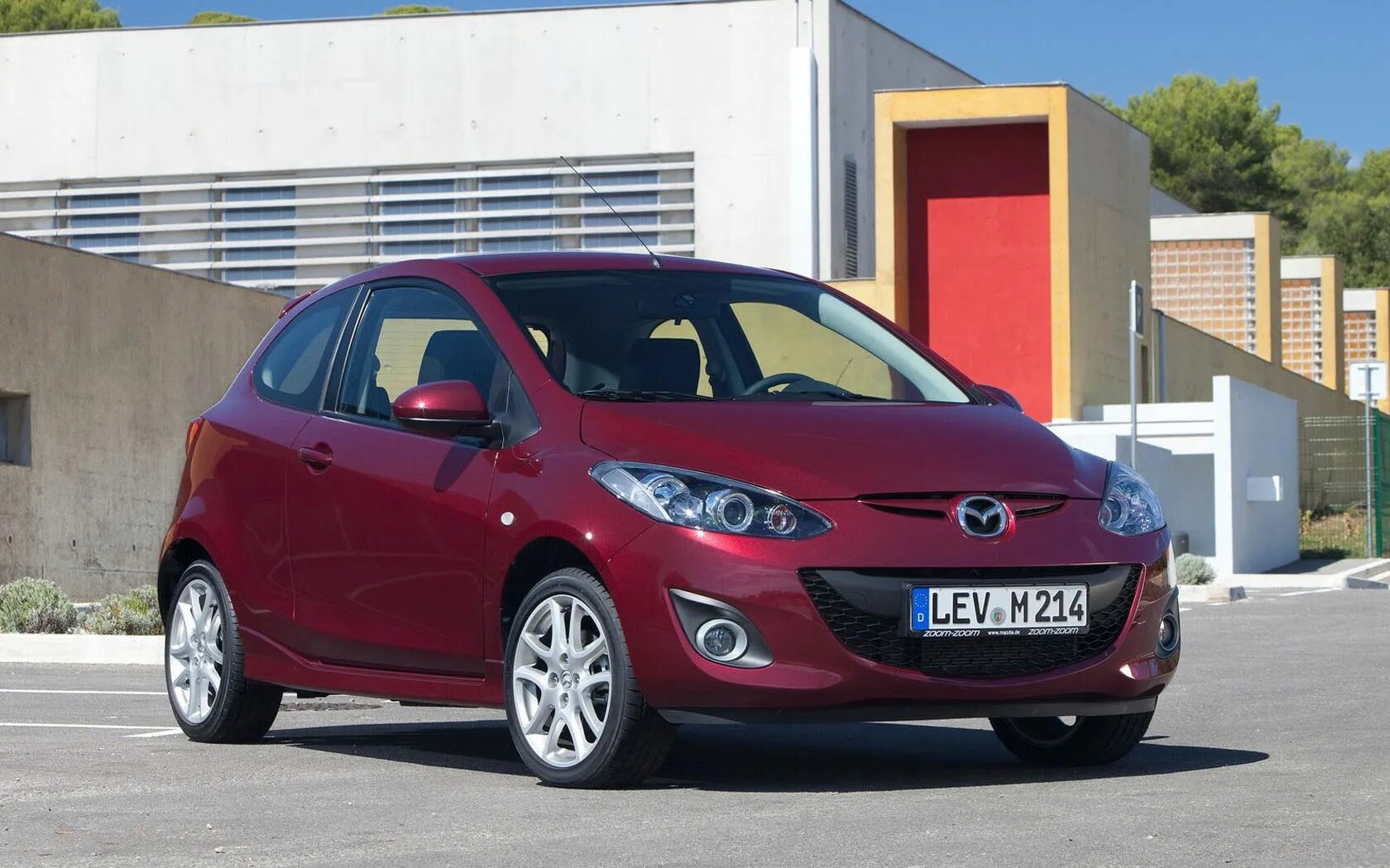 Mazda demio 2. Mazda 2 2011. Мазда Демио 3 поколение. Мазда Demio 2. Мазда 2 2010 хэтчбек.