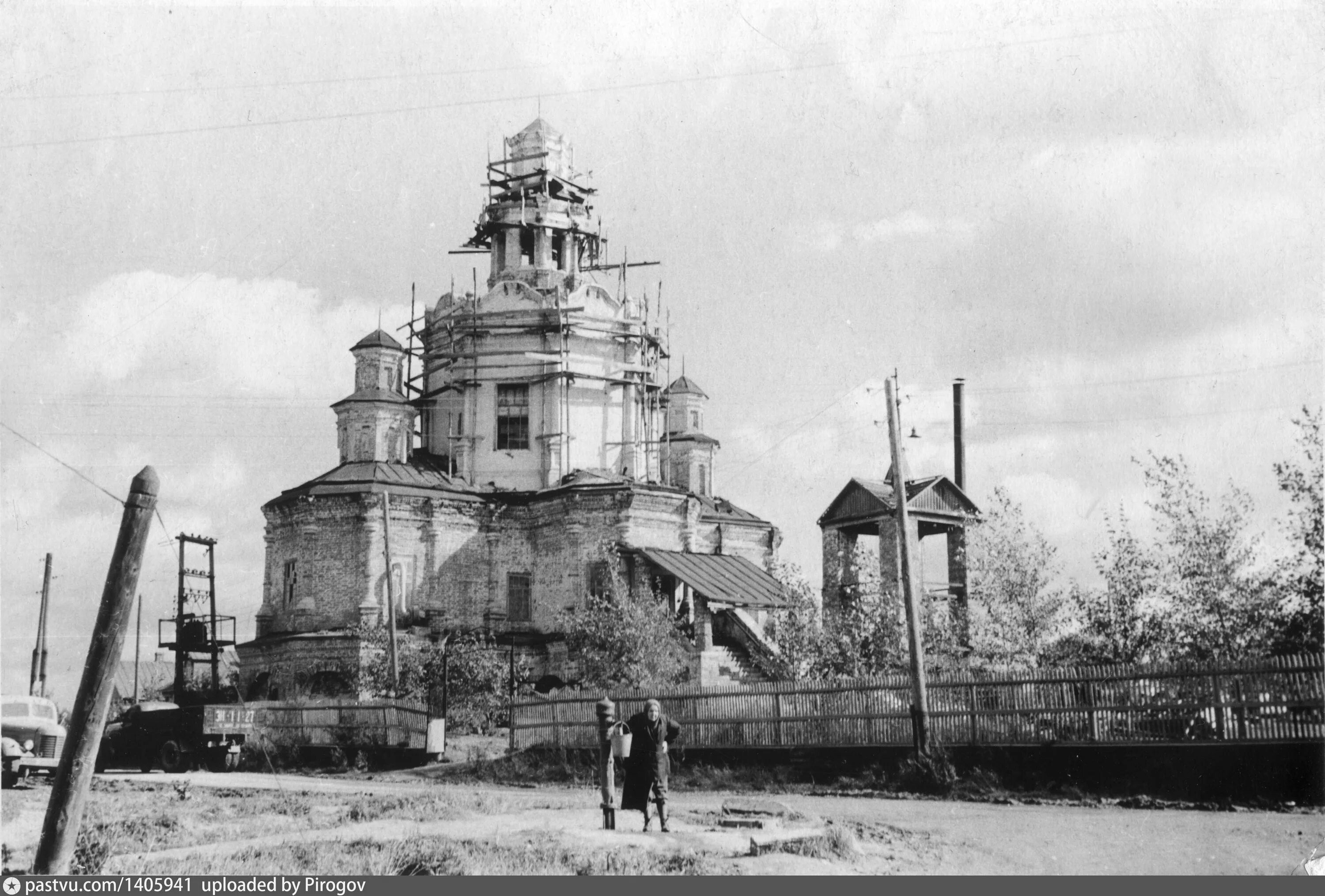 Село зюзино. Храм Бориса и Глеба в Зюзино. Церковь Бориса и Глеба в Зюзино год. Церковь святых благоверных Бориса и Глеба в Зюзино. Храм Зюзино Раменский район.