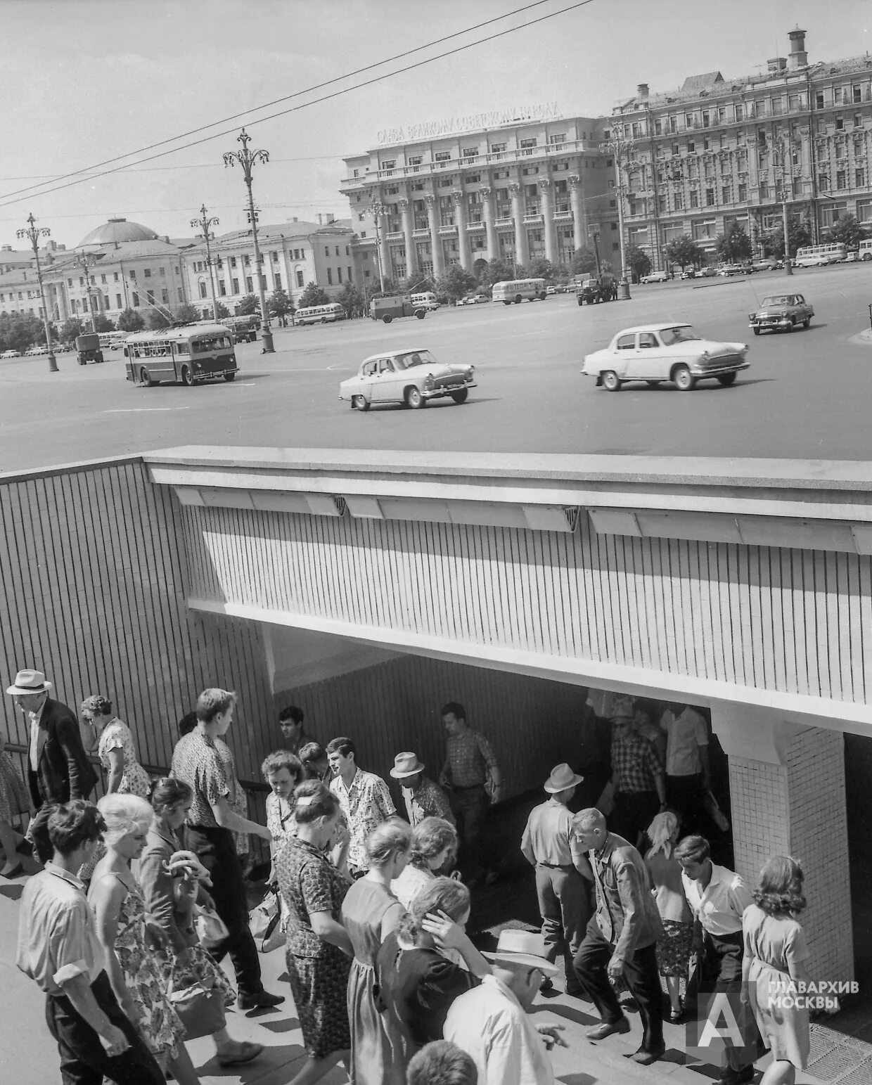 События 1959 года в ссср. 1959 В Москве сооружены первые подземные пешеходные переходы.. Подземный переход в Москве 1959 год. Ленинский проспект Москва 1959. 16 Октября 1959 в Москве открылся первый подземный переход.