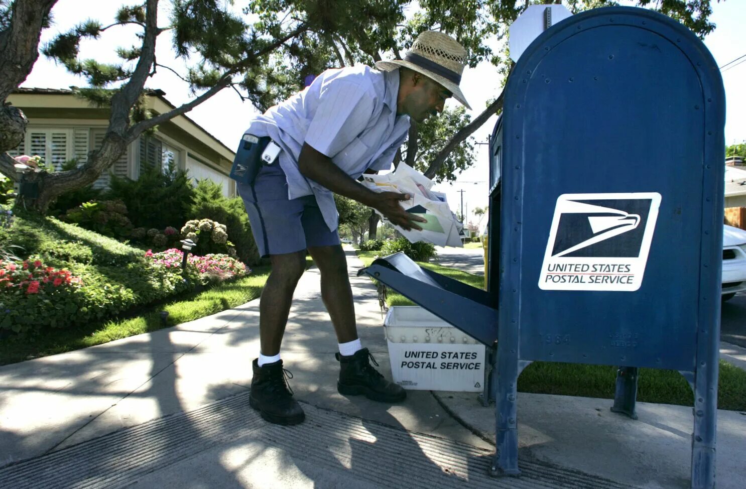 Почтовый ящик в Японии. United States Postal service Box Post. USPS collection Box. Collect Post from letterbox.