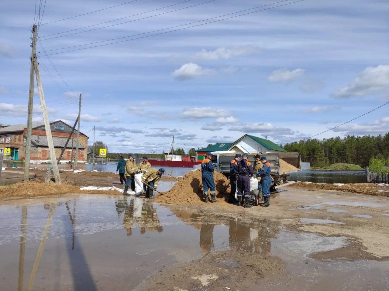 Уровень воды в реках коми на сегодня. Югыдъяг Коми. Усть-Цильма паводок. Усть Кулом Коми. Дзёль Усть-Куломский район.