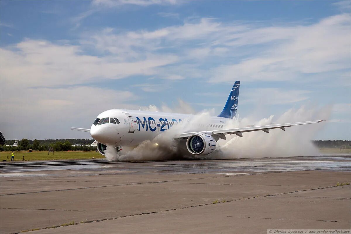 Мс 25 самолет. МС 21 300. Мс21 самолет. Иркут МС-21-300. MC 21 300 самолет.