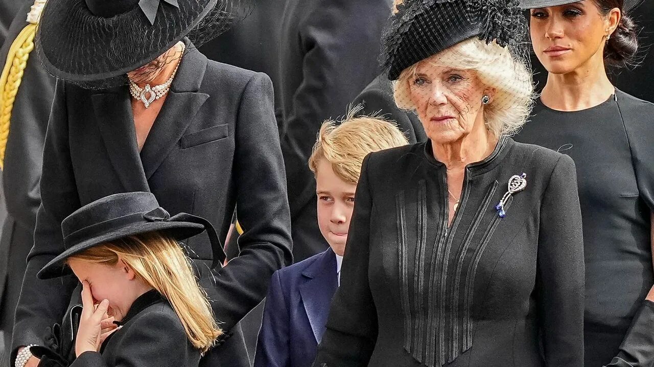 Кейт принцесса уэльская последние. Похороны королевы Елизаветы 2022- Кейт Миддлтон. Похороны королевы Елизаветы 2 Кейт Мидлтон.