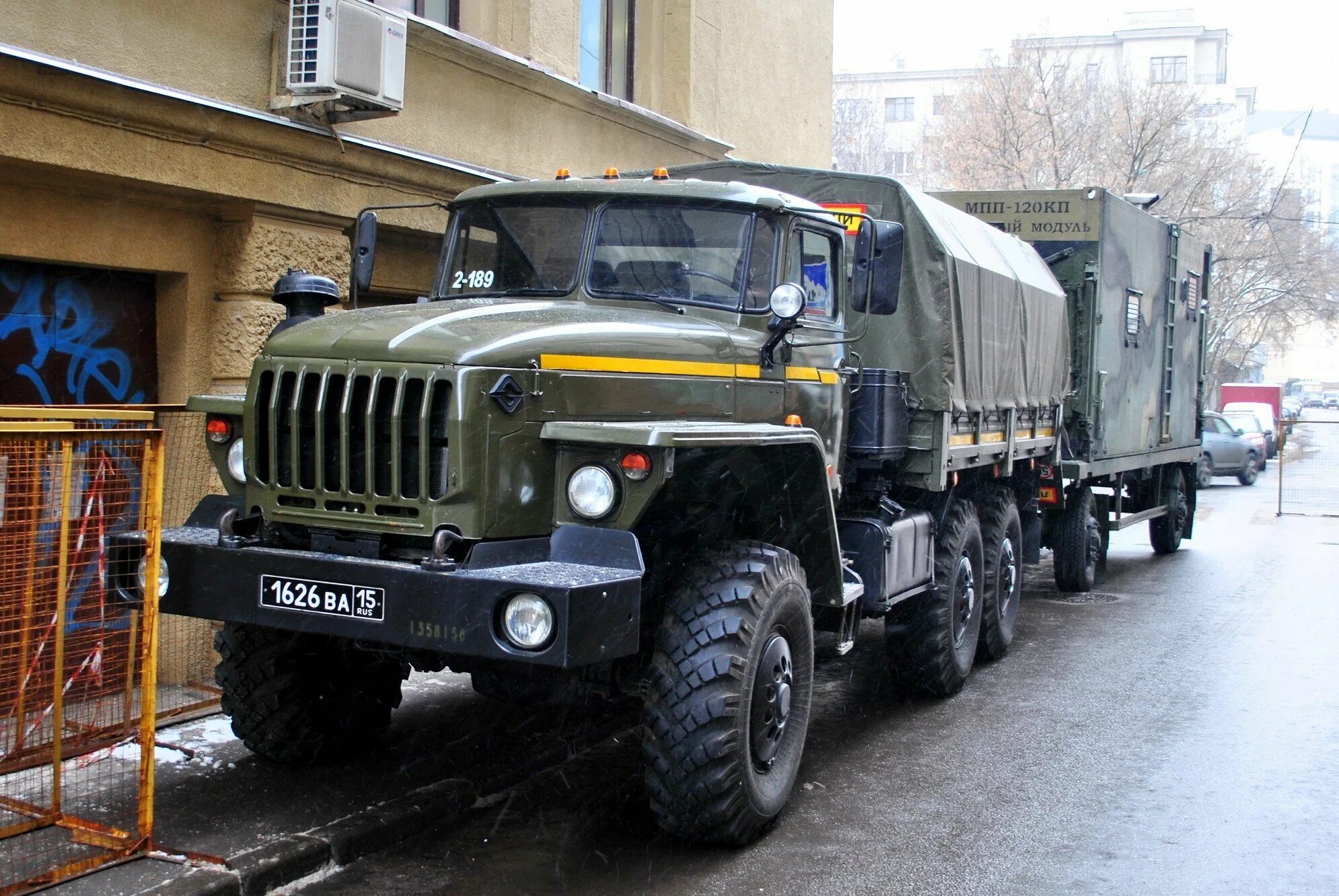 Работа автомобилях урал. Грузовик Урал 4320. Урал 4320 армейский. Новый военный Урал 4320. Урал-4320 грузовой армейский.