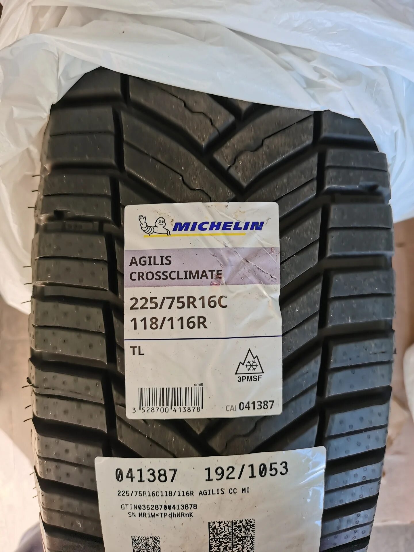 Мишлен 215 65 16 купить. Michelin Agilis CROSSCLIMATE. 215/65*16c 106/104t Michelin Agilis 51. Мишлен Агилис 215/65 r16c. Michelin 215/65r16c 109/107t Agilis 3.