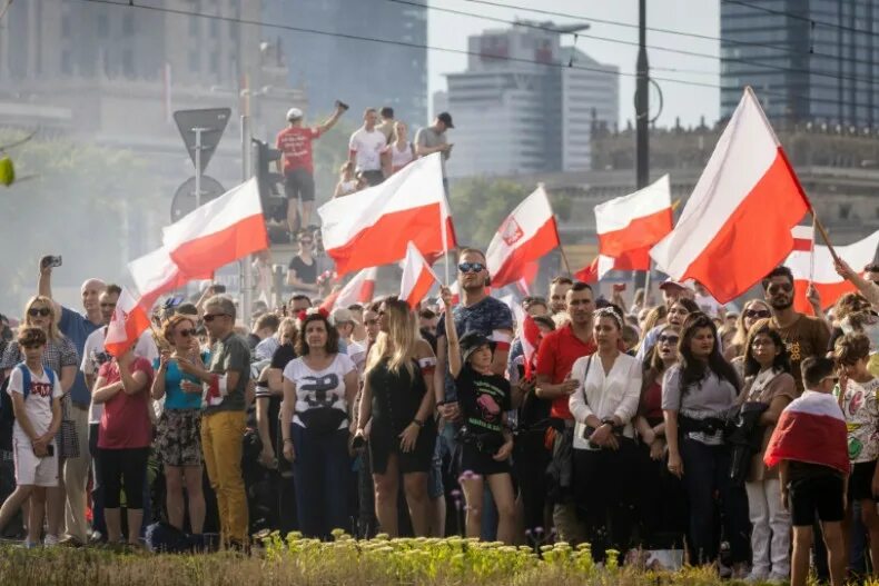 Поляки новости. Польша новости сегодня. Польша новости. Протесты в польше. Протесты в варшаве 2020.