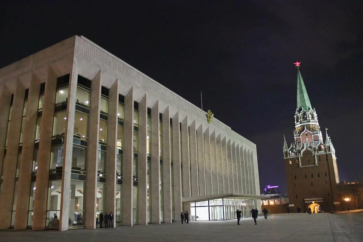 В каком году был построен государственный кремлевский. Государственный Кремлёвский дворец. Дворец съездов в Москве. Кремлевский дворец съездов. Кремлёвский дворец концертный зал.