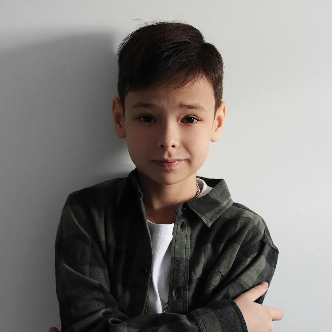 Айза и сэм. Сэм сын гуфа и айзы. Сэм долматов. Айза анохина и гуф и сын. Сын гуфа.