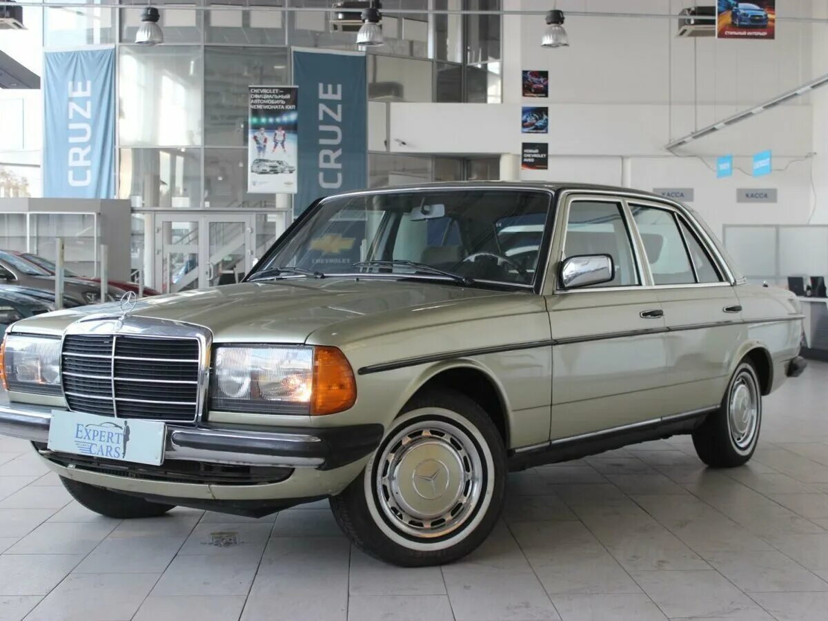 Мерседес 123 купить в россии. Mercedes-Benz w123 1982. Мерседес 123. Mercedes-Benz w123 1975. Mercedes-Benz w123 200.