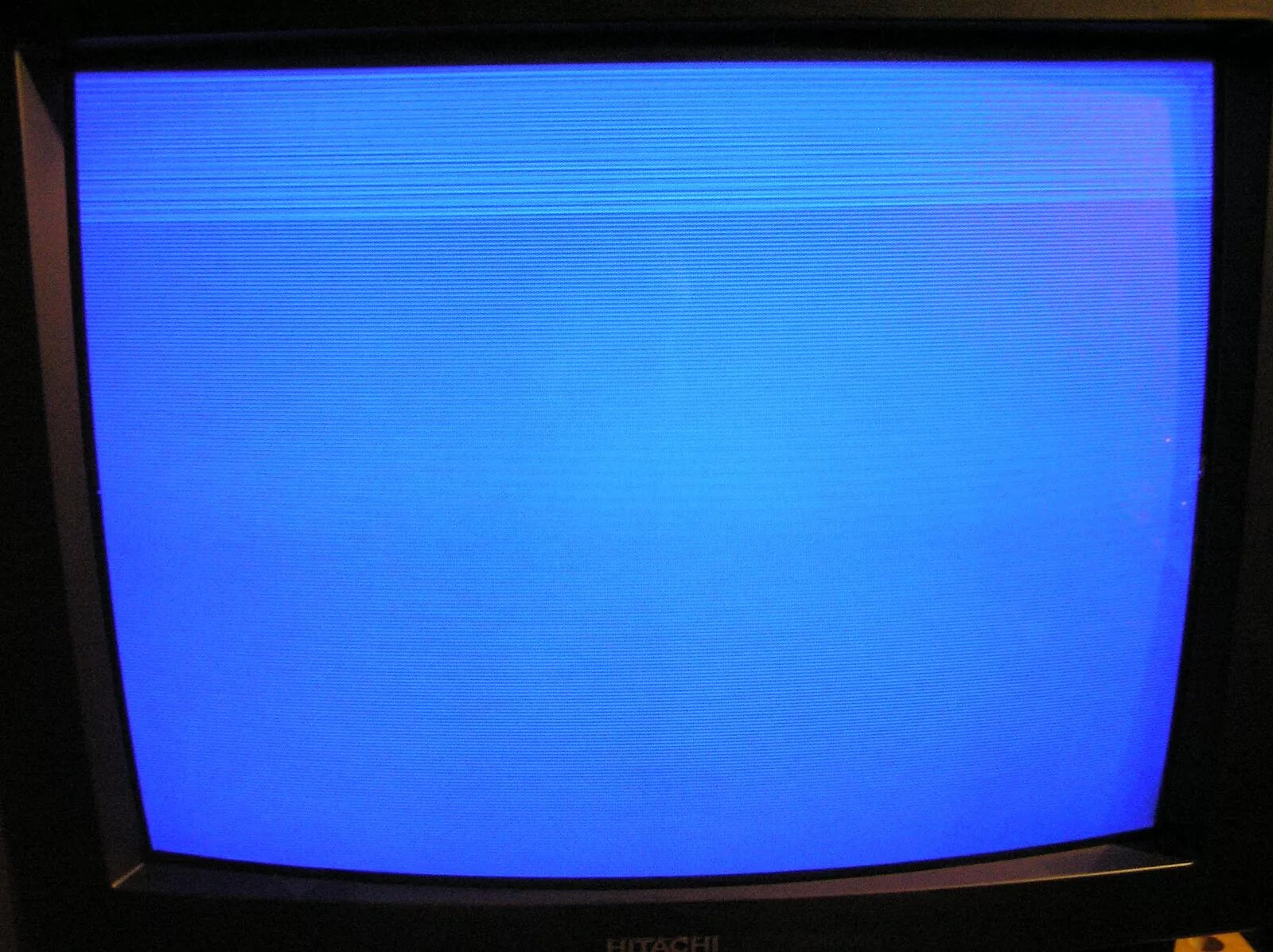 Телевизор загорелся зеленый. Кинескоп 21 дюйм. ЭЛТ Thomson 29. Экран телевизора. Голубой экран телевизора.