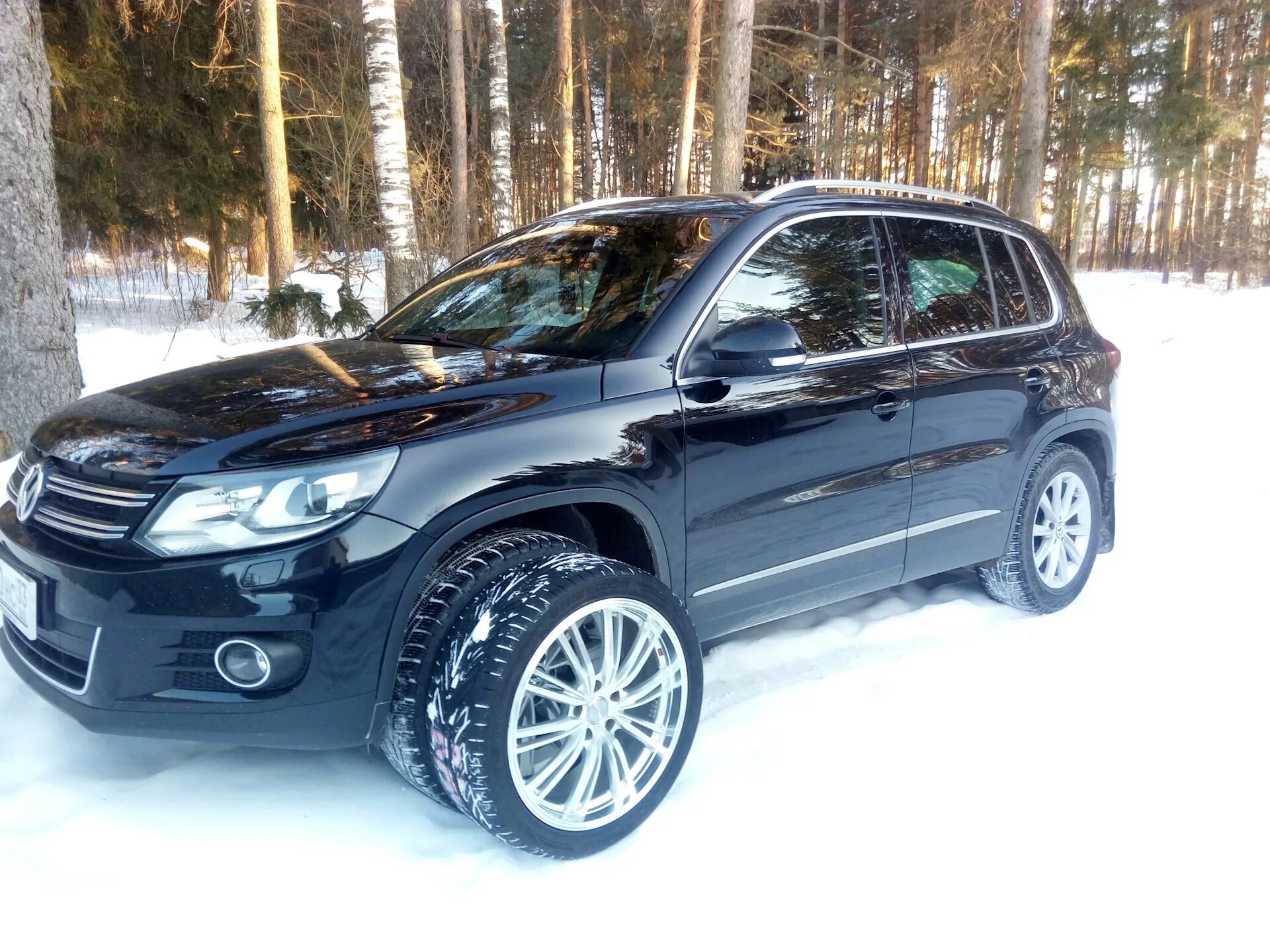 Колеса volkswagen tiguan. Volkswagen Tiguan диски р19. Tiguan 1 r19. VW Tiguan 1 на 18 колесах. Диски Тигуан 1 r19.