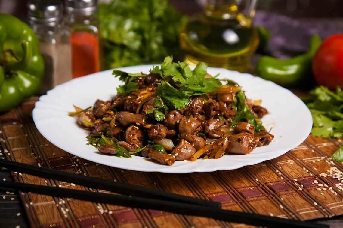 говядина тушеная с яблоками. кучмачи. рагу из потрохов. мясные блюда из субпродуктов. блюда из потрохов птицы.