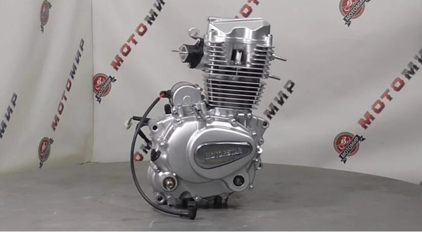 Двигатель 1 цилиндр 4 такта 250 двухвальный. Ктм 540 sxc. Двигатель 125 кубов ktm. 250 см3 (cg250) lifan трицикл 167mm жидкостное охл. Мотоцикл cb400.