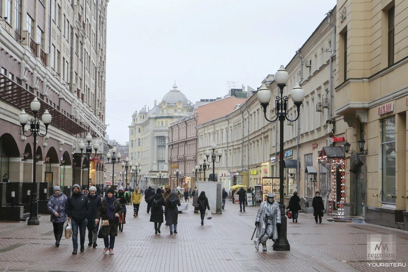 Арбатская улица москва. Улица Арбат (старый Арбат). Арбат пешеходная улица. Пешеходный Арбат в Москве.