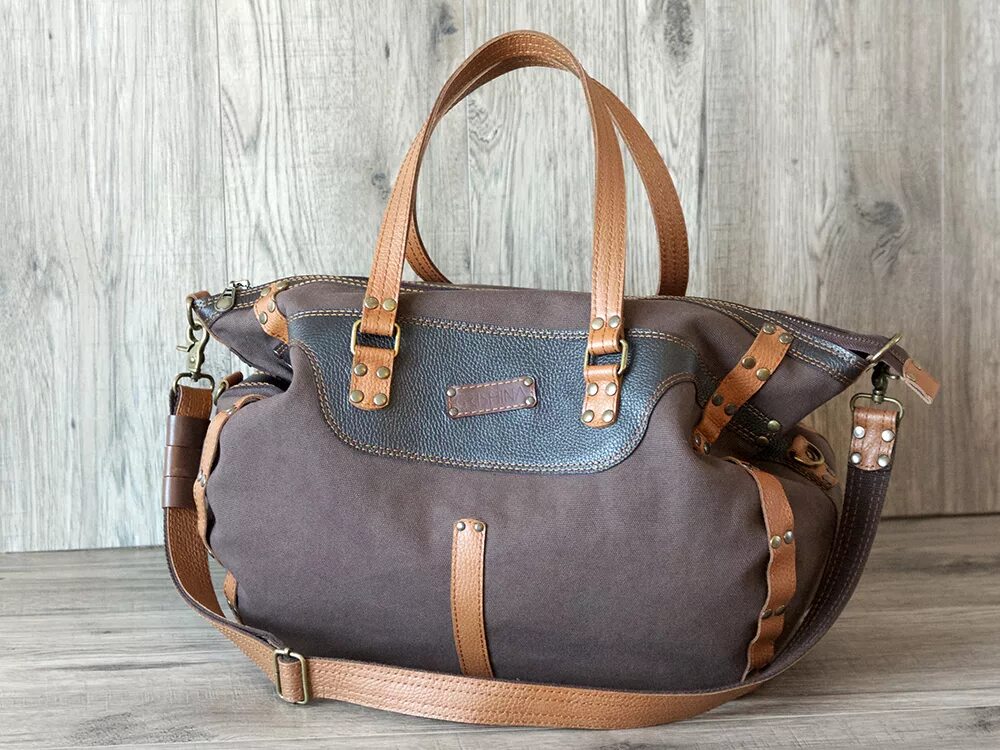 Сумки из канваса. Сумка тоут bag. Сумка alpha industries big-a canvas bag courier olive. Сумка canvas shoulder bag. Сумка canvas.