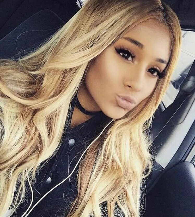 Blonde 2018. Ariana grande блондинка.