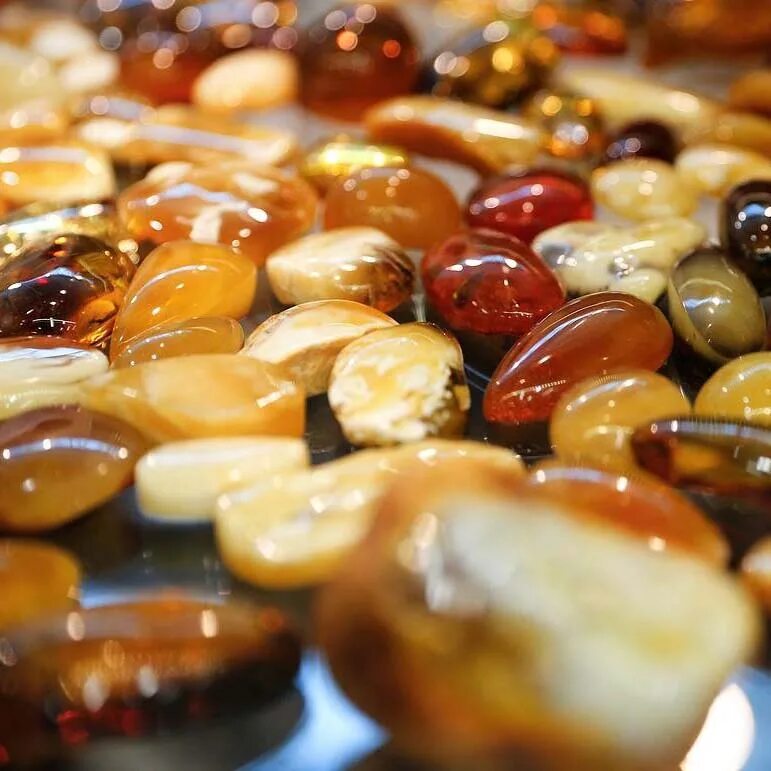 музей янтаря в калининграде. янтарный комбинат калининград. производители янтаря калининград. янтарный завод в калининграде. добыча янтаря в калининградской области.