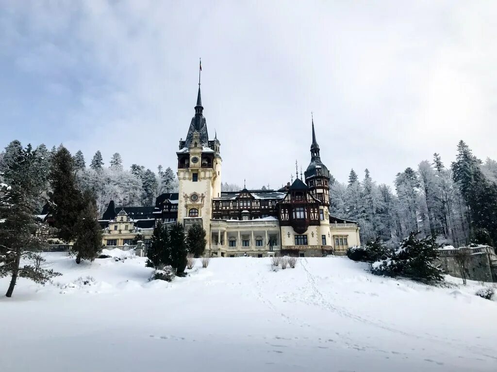 Пелеш Румыния. Замок Пелишор Румыния. Дворец Пелеш. Румынский замок Пелеш.