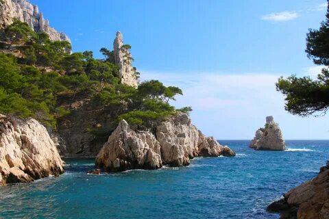 Как называются скалы в море