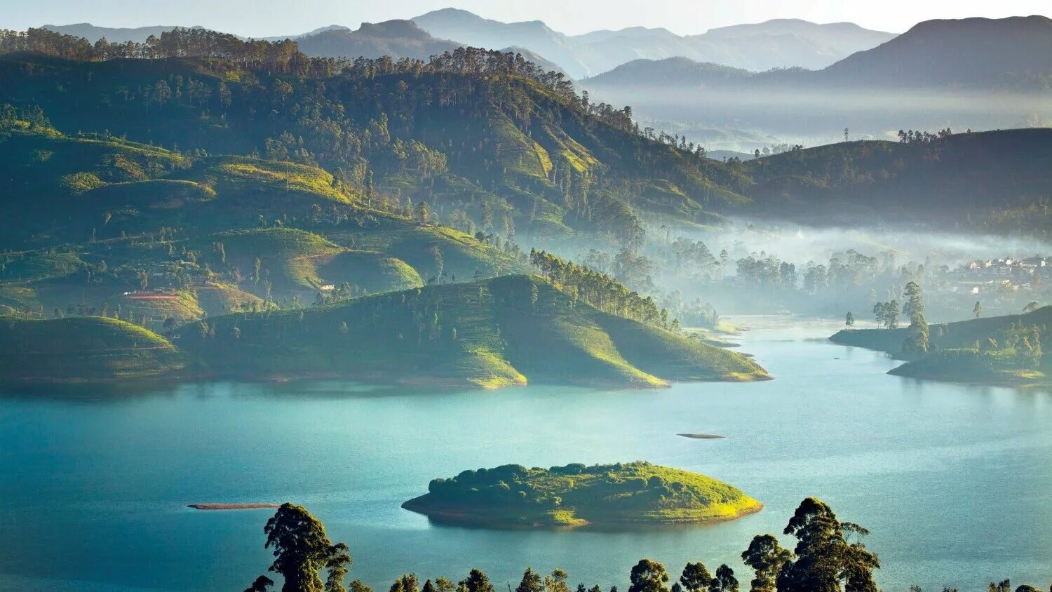 Озера шри ланки. Ceylon Tea Trails Шри Ланка. Хаттон Шри Ланка. Горы на Цейлоне. Маунтин Хилл Шри Ланка.