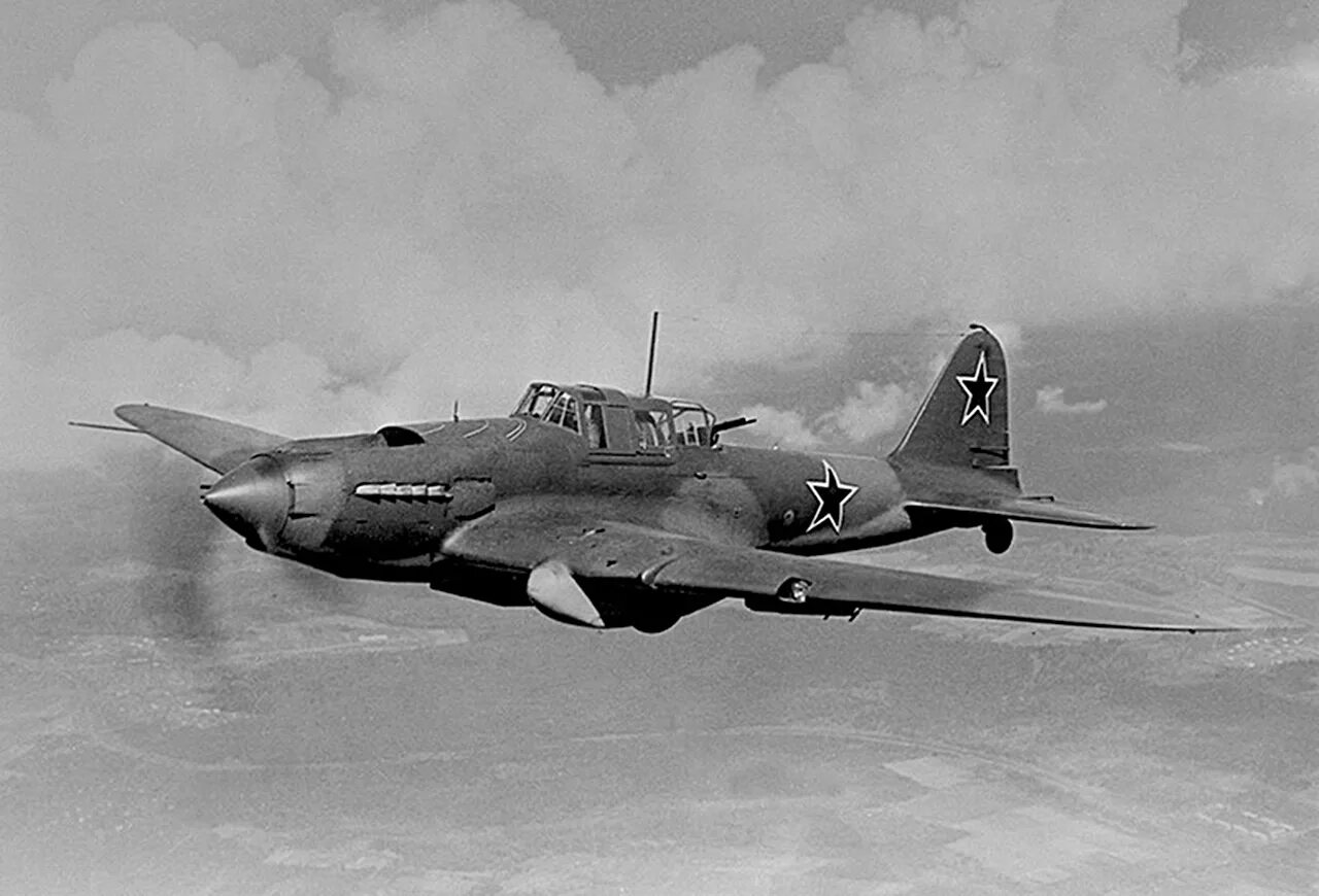 Самолеты вов. Самолеты ВОВ 1941-1945 ил-2. Штурмовик ил-2. Ил-2—Советский Штурмовик времён второй мировой войны. Горящий ил-2 Штурмовик