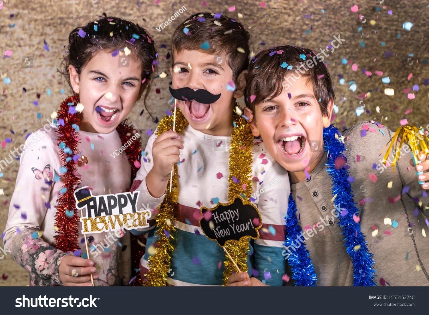 Indoor party. We are celebrating the new year. Новый год вечеринка. We are celebrating the new year. Концепция вечеринки.