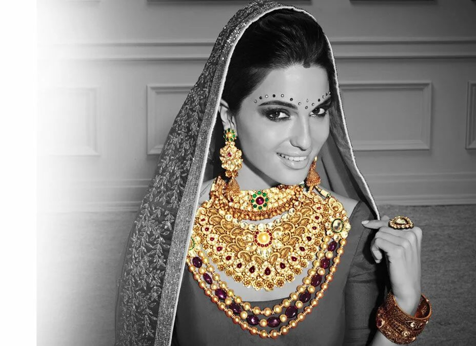 Indian Gold. Jewellery Photoshoot. Gold Jewelry. Avini Zoya индийская модель.