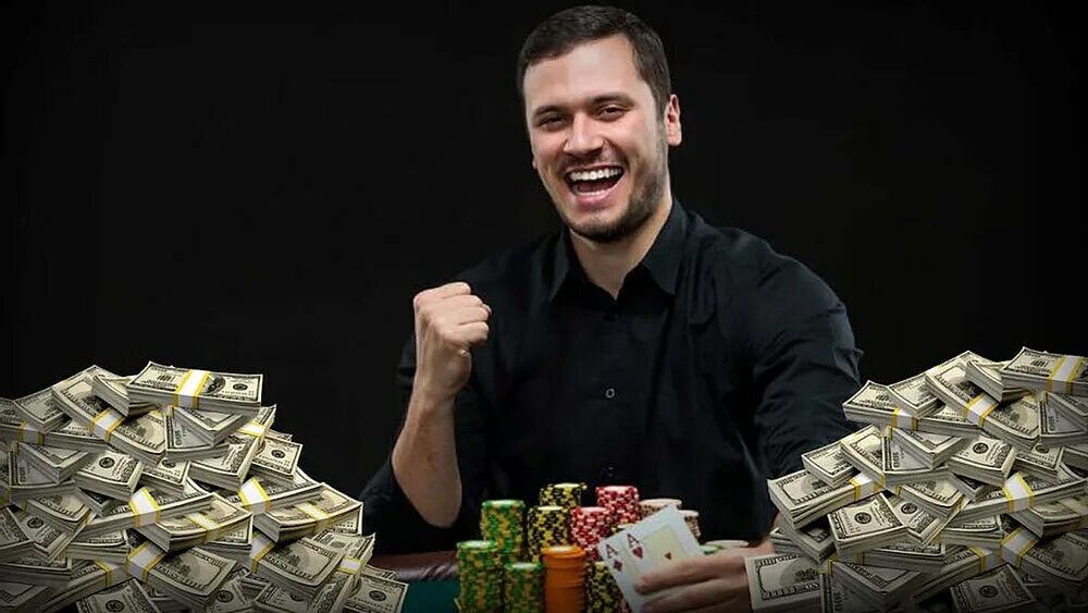 Покер на деньги 2023. Покерист Кристофер. Игрок в Покер. Покер на деньги. Гора денег Покер.