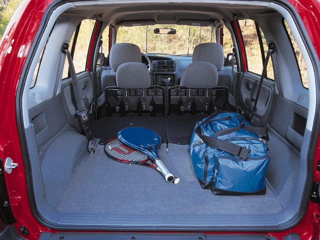 Tracker ii. Шевроле трекер 2000 салон. chevrolet tracker 2025 багажник. багажник chevrolet tracker 2000. chevrolet tracker 2017 багажник.