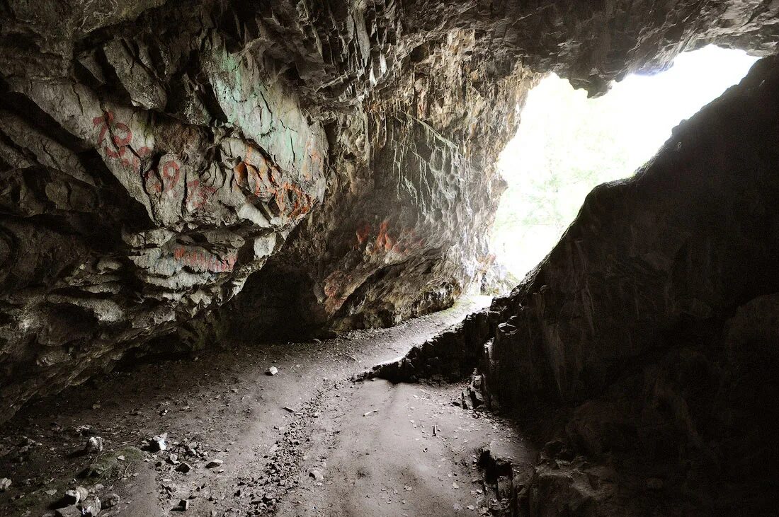 пещера акмешит туркестан. история кунгурской пещеры снаружи. юрьевская пещера казань. 2212 метра глубины. известняковое плато карст.