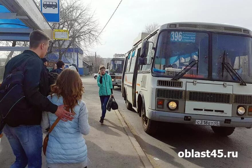 Проезд автобуса курган. Автобусы курган. автобусы курган зима. автобус 82 до икчанки курган. автобус курган лопатки.