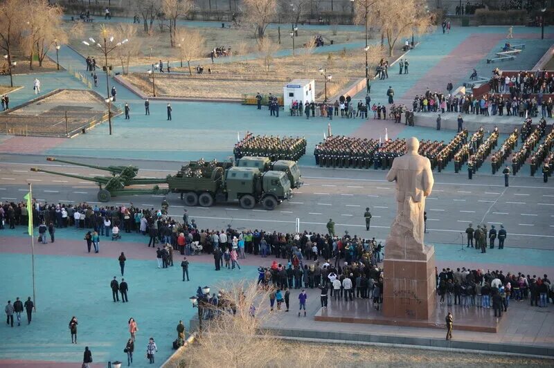 Прямая трансляция чита площадь. Площадь ленина чита. город чита площадь ленина горки. площадь читы.